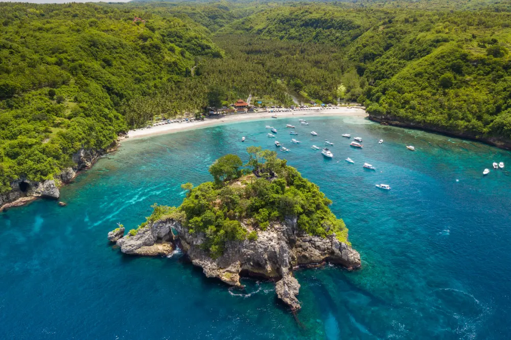 Crystal Bay Nusa Penida – Scenic Beach Tours & Adventure