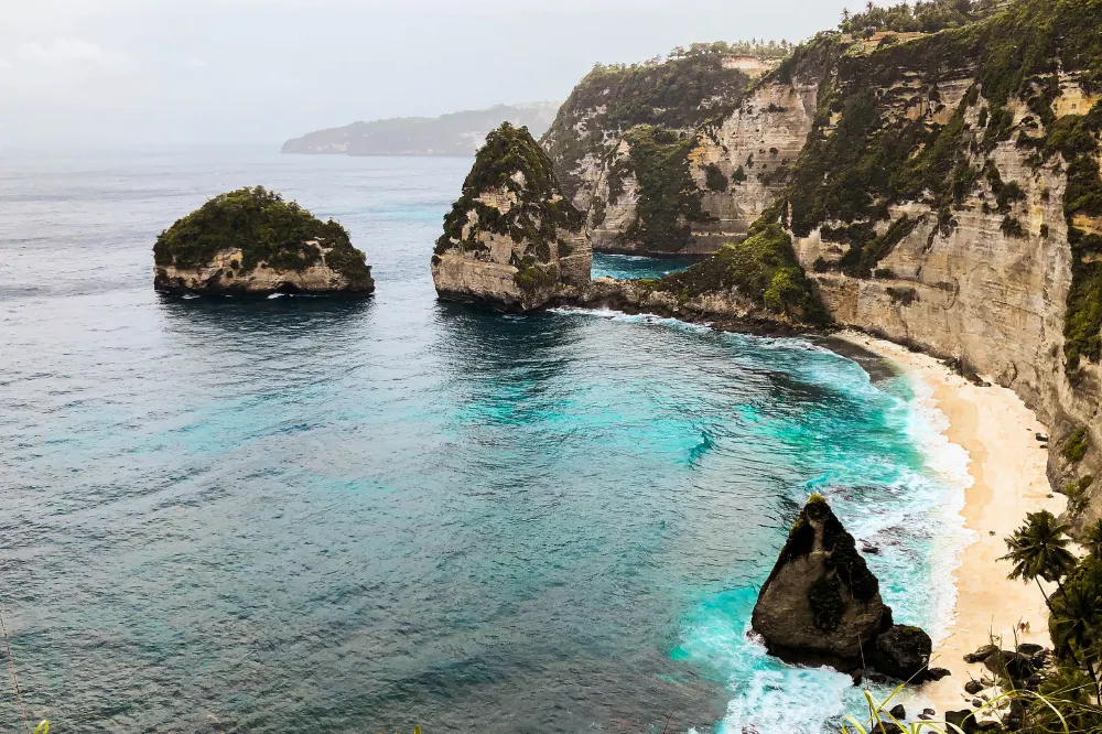 Diamond Beach - Best Cliff Viewpoint in East Nusa Penida